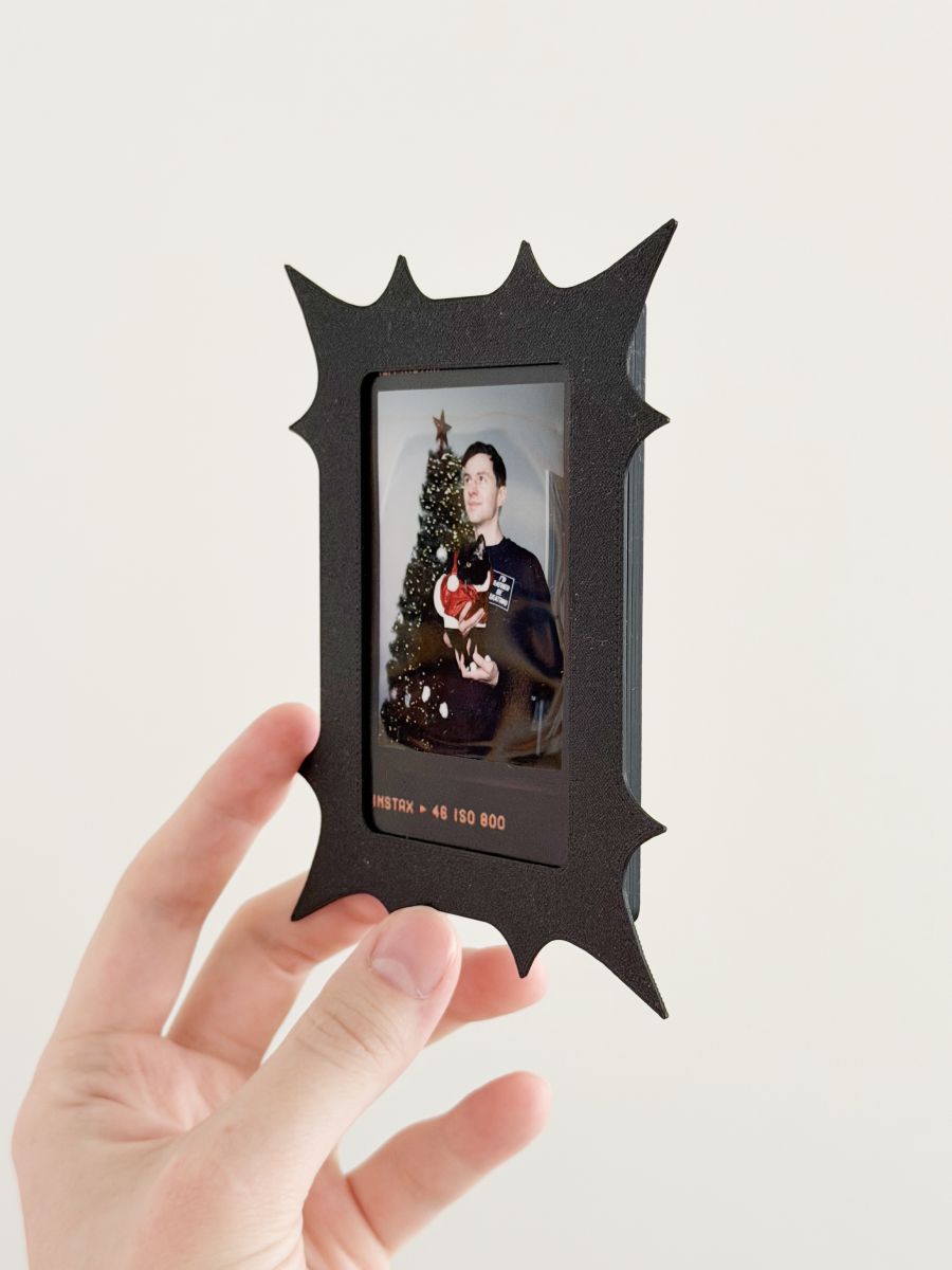 Магнитная рамка для фото Instax Mini, фоторамка на холодильник инстакс мини, черный жгут — фото 8